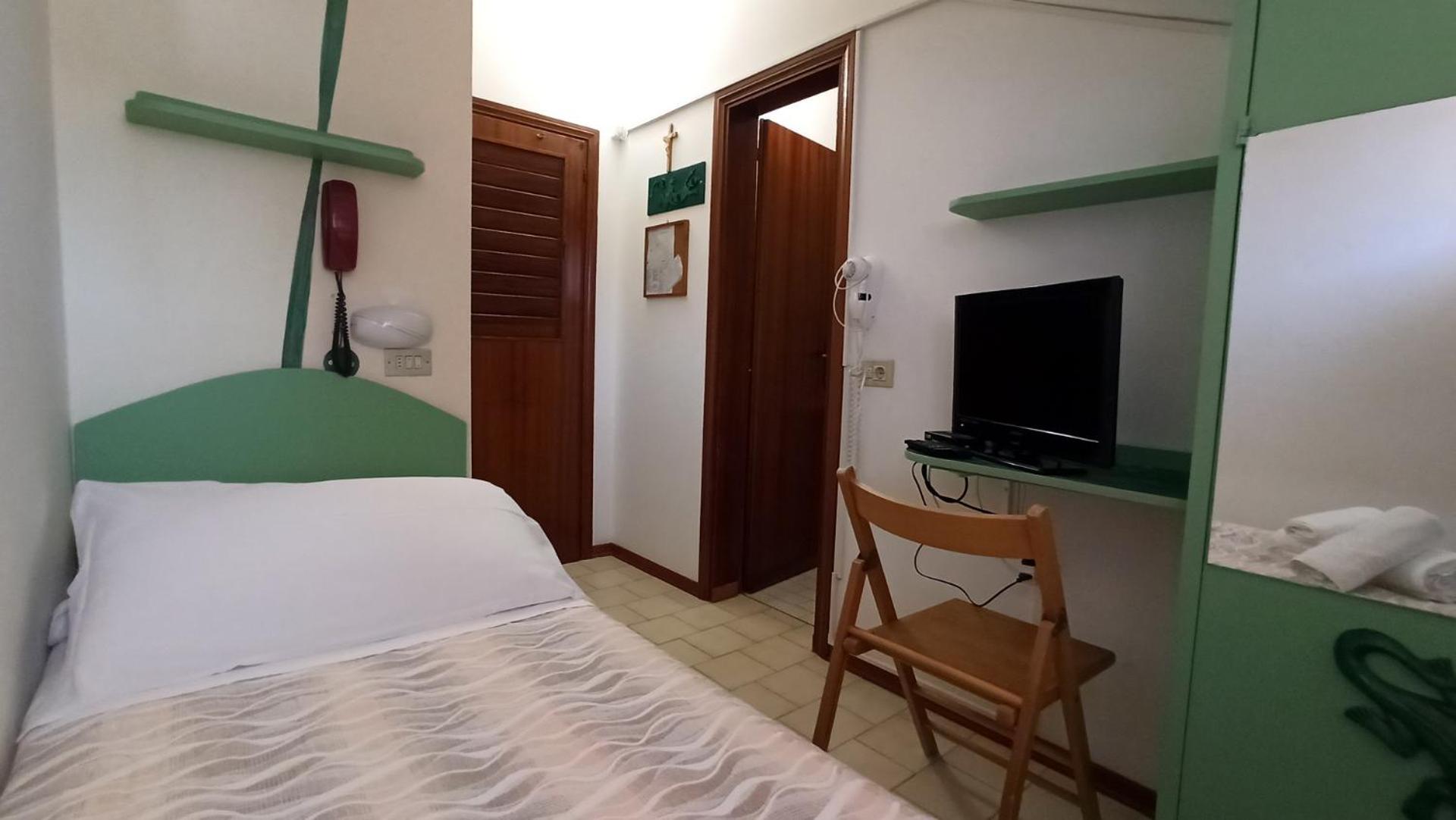 Hotel La Caravella Белариа-Игеа Марина Екстериор снимка